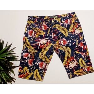 Demolition Men's 12" Inch Floral Cargo Shorts